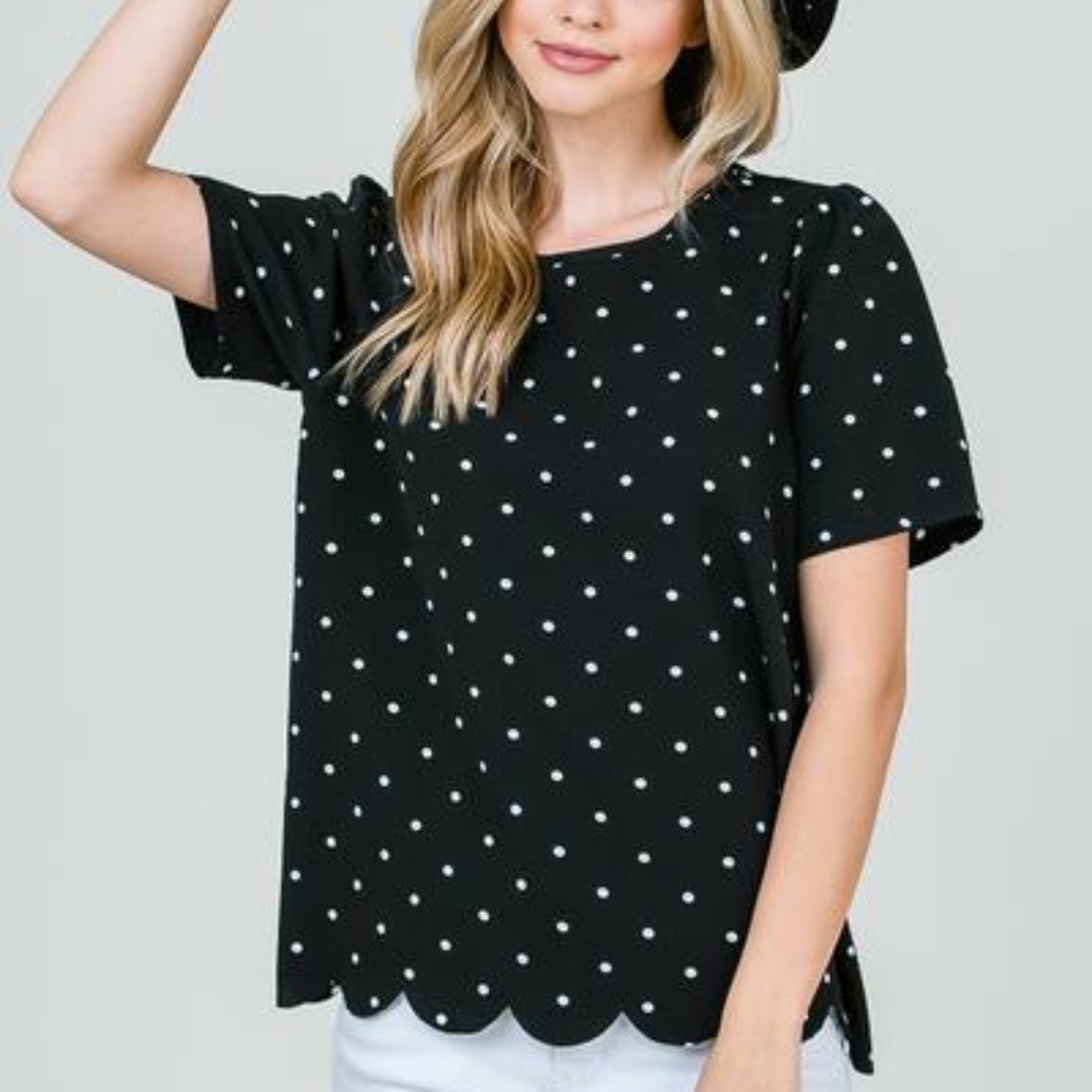 ❤️2 Left❤️ Jenna Polka Dot Scalloped Hem Top